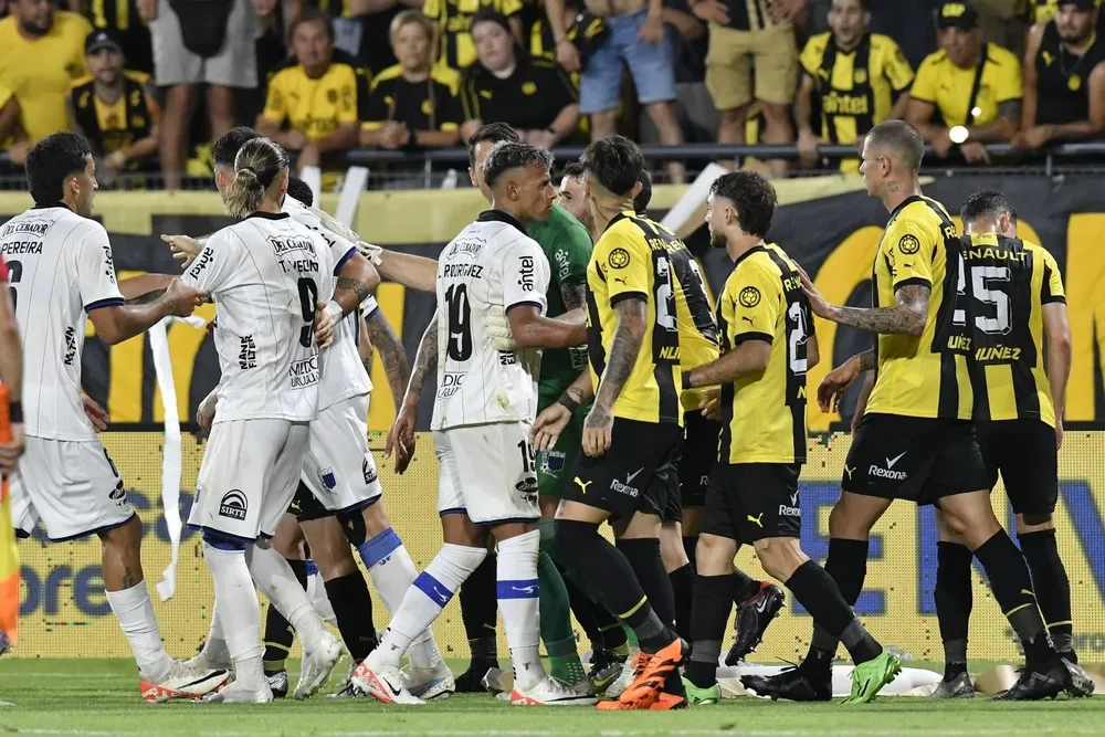 Peñarol enfrentará nuevamente a Liverpool