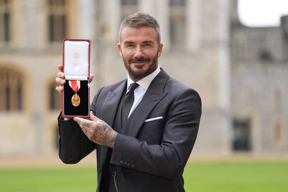 David Beckham fue nombrado Sir por el Rey de Inglaterra
