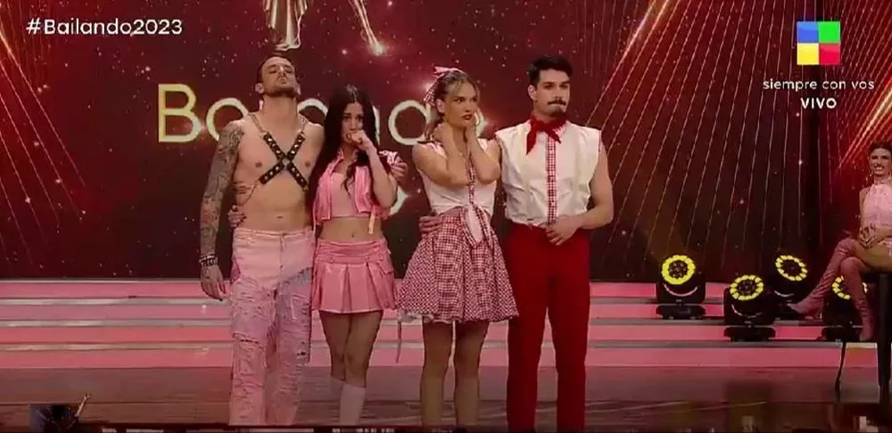 Las dos parejas sometidas a la votación de la gente