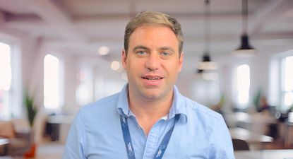 Aprendió inglés en tiempo récord para emprender en Estados Unidos, ahora su empresa de talento tecnológico se expande con foco en el sistema de salud nortemericano