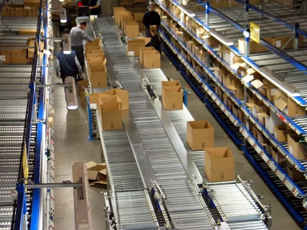 Prácticamente todas las cadenas de producción y distribución de productos siguen todavía expuestas a problemas de escasez, demoras y disrupciones de la oferta