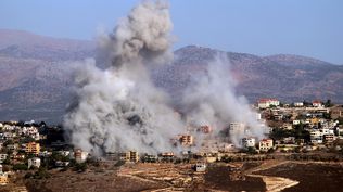 Un ataque aéreo israelí contra la aldea de Khiam, cerca de la frontera con Israel, en el sur del Líbano. EFE