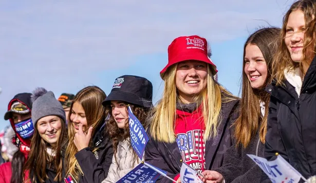 ¿Podrían quererme?, Trump trata de reconquistar el voto de las mujeres en los suburbios