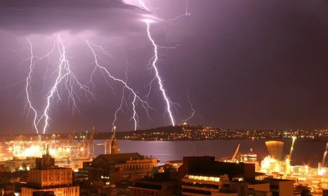 Rayos y centellas entre meteorólogos