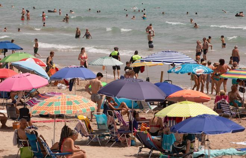 Las playas españolas celebran el fin del agobio.