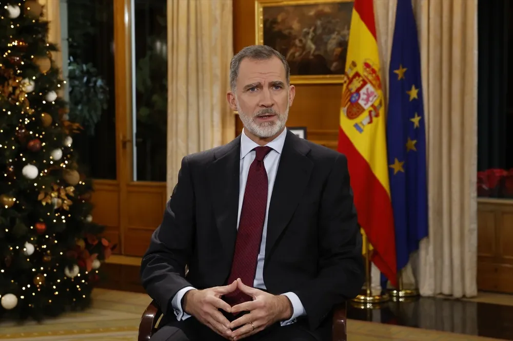 El rey Felipe VI pronuncia su tradicional discurso de Nochebuena, en el Palacio de la Zarzuela (Madrid) en 2022.