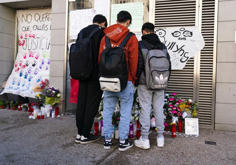 Las gemelas de 12 años se arrojaron del tercer piso de su casa en Barcelona, y una murió