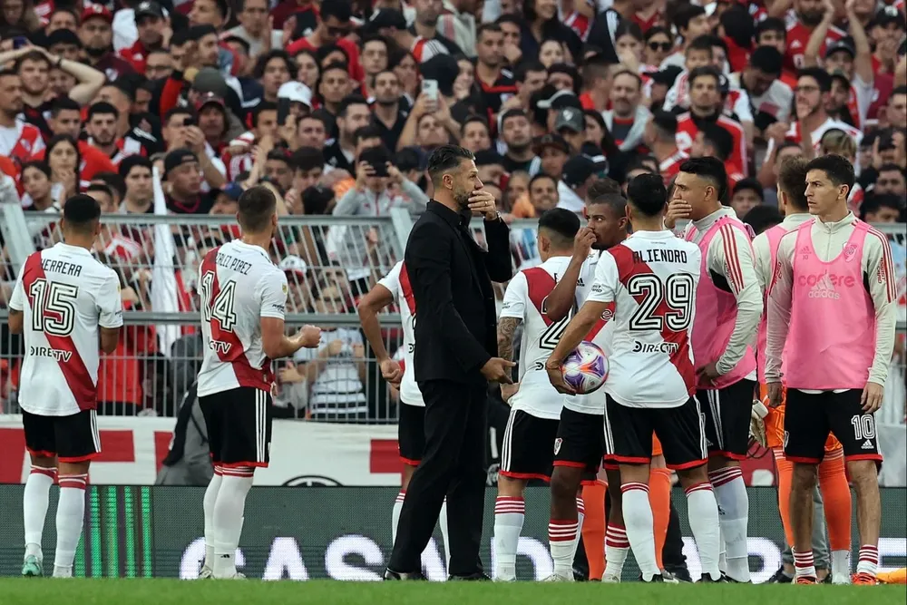 Futbolistas de River se enteran de la triste noticia