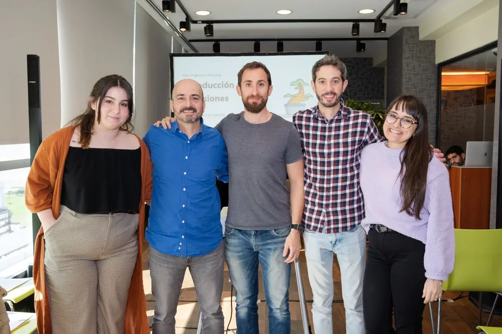 Pamela Guerra, Fernando Martínez, Rodrigo Álvarez, Ignacio Pelegrinetti y Natalie Llanes