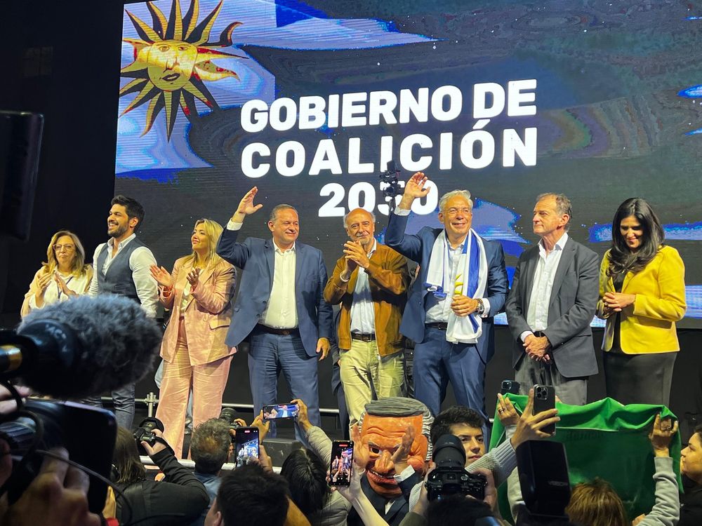 Los candidatos de la coalición en la Plaza Varela