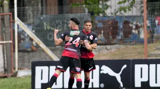 El zaguero Cabaco celebra el empate parcial ante River Plate