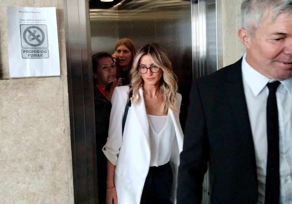 La ex asistente de la ex primera dama se presentó en los tribunales.