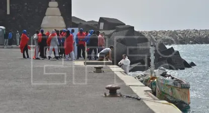 Inmigrantes ilegales africanos llegando a Canarias.
