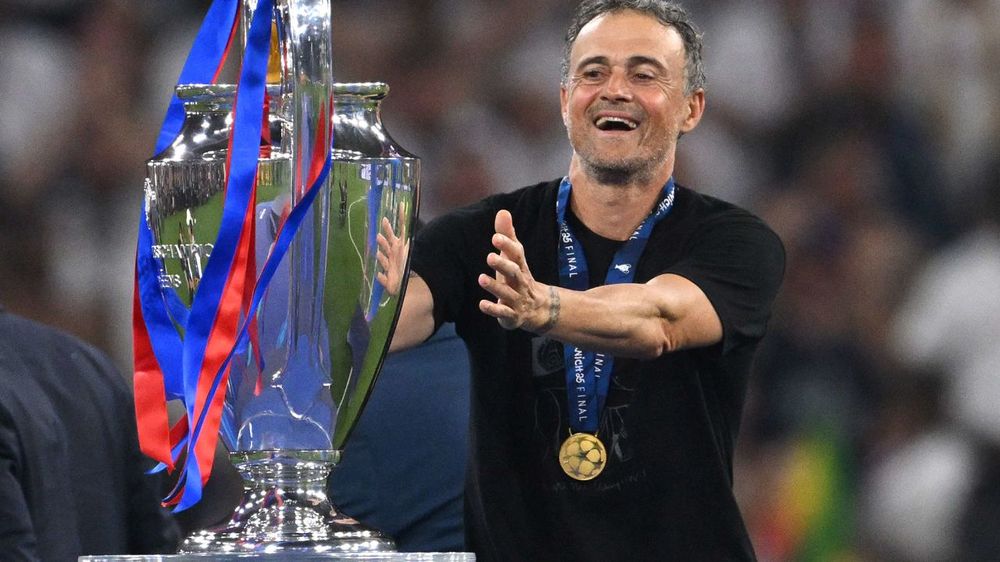 Luis Enrique, el entrenador del PSG, ahora bicampeón de Champions League con el PSG.