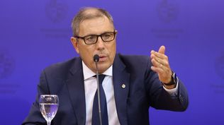 El ministro de Economía Gabriel Oddone en la conferencia de prensa