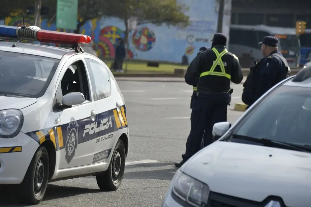 La policía detuvo a una persona en el Cerro.