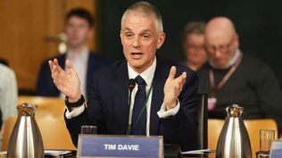 ¿Por qué dimitió el director de la BBC y qué ocurrió con la edición del documental sobre Trump?