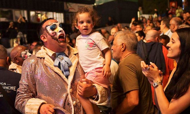 Carnaval: Martín Beracochea, integrante de Don Bochinche y Cía, tras la actuación en el Teatro de Verano.