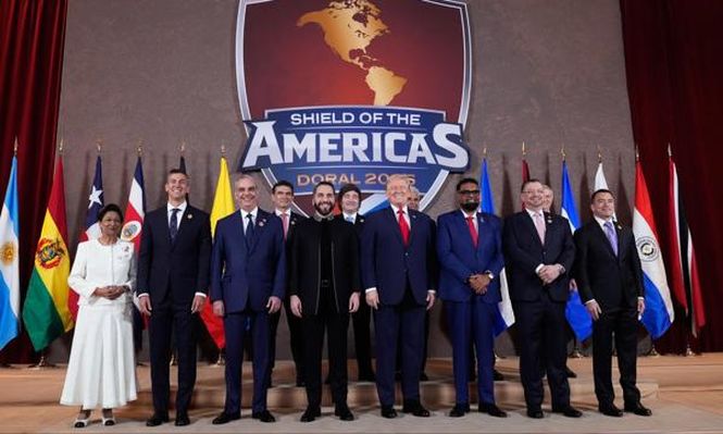 La foto familiar del Escudo de las Américas