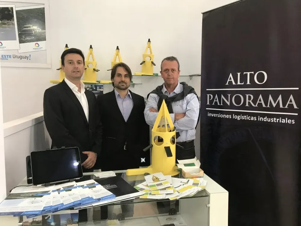 El stand uruguayo se enriqueció con diversas propuestas de productos y servicios.