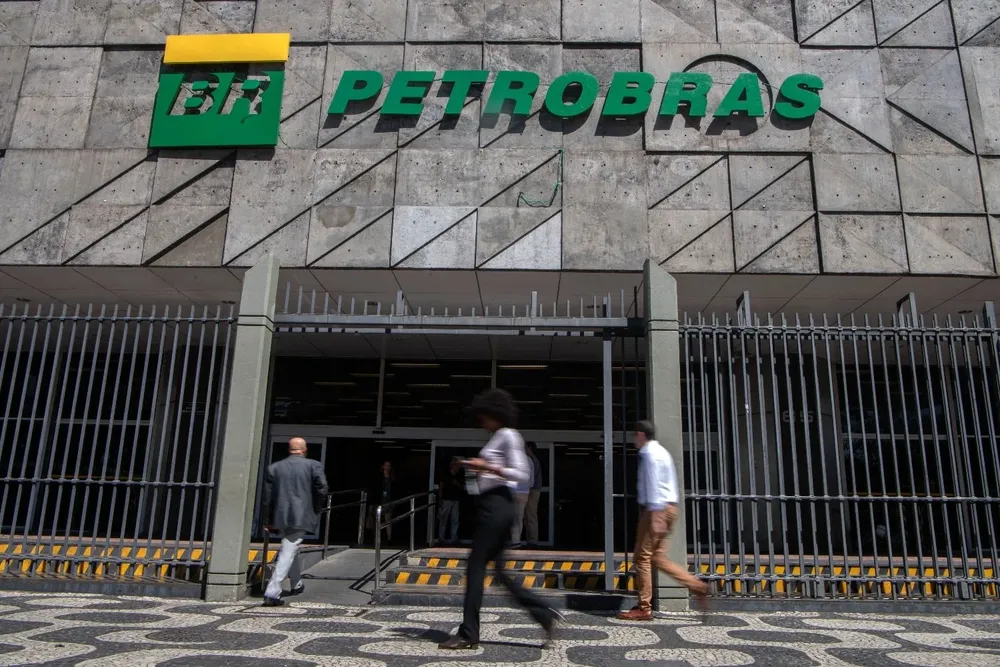 En junio, Petrobras subió el precio de la gasolina un 5,18% y un 14,26% el del diésel