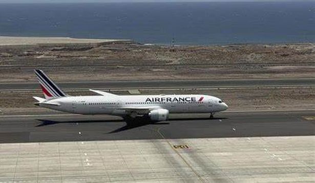 Un avión de Air France aterrizando
