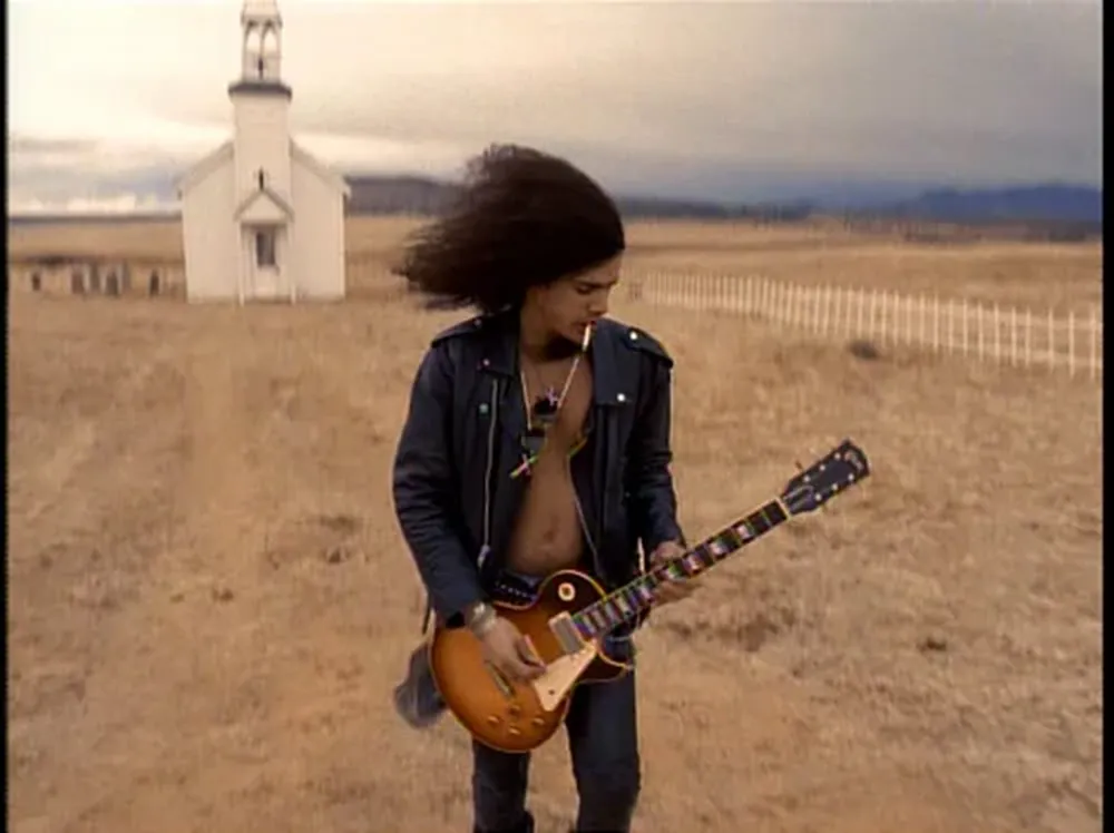 Slash, guitarrista de Guns n’ Roses, en November Rain, uno de los videos más caros de la historia