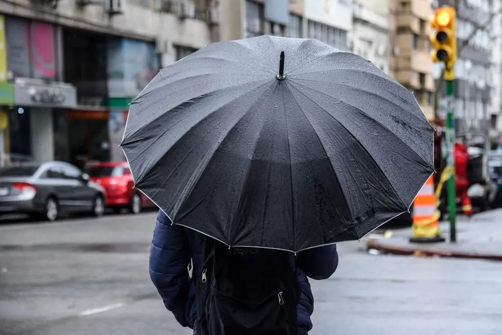 Inumet prevé lluvias y tormentas aisladas en la tarde/noche de Montevideo