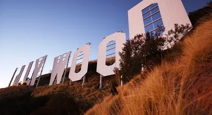 el iconico cartel de hollywood cumple 100 anos y lo celebra renovado