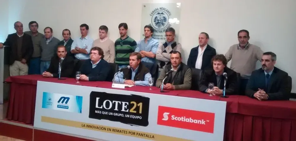 La conferencia de prensa de anuncio del remate se realizó en la Cámara Mercantil de Productos del País.