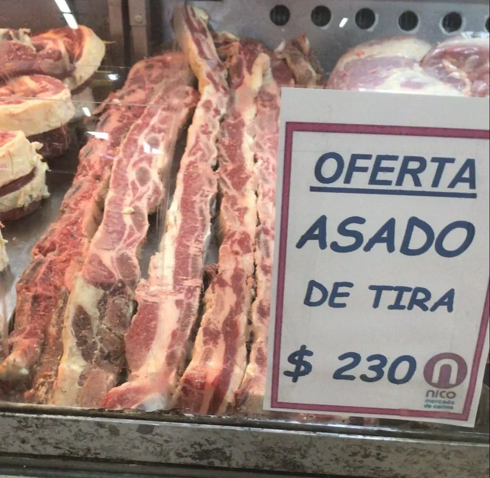 El gobierno extendió el beneficio que quita el IVA al asado por un mes más.