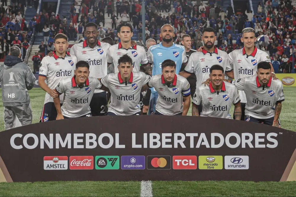 El XI de Nacional ante Libertada