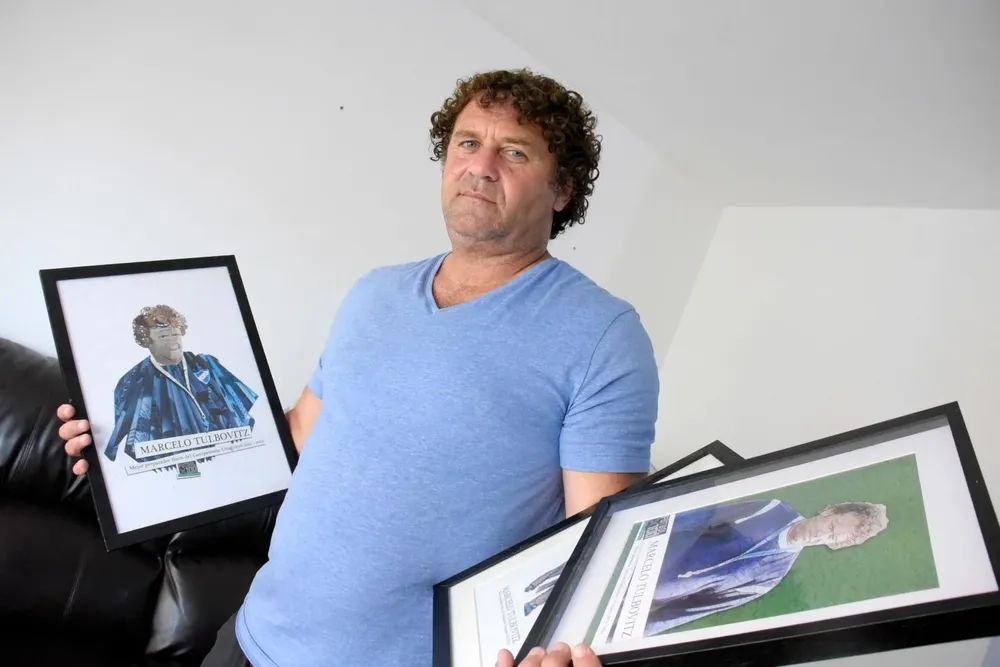 Marcelo Tulbovitz tiene una colección de premios de Fútbolx100 como mejor preparador físico del fútbol uruguayo