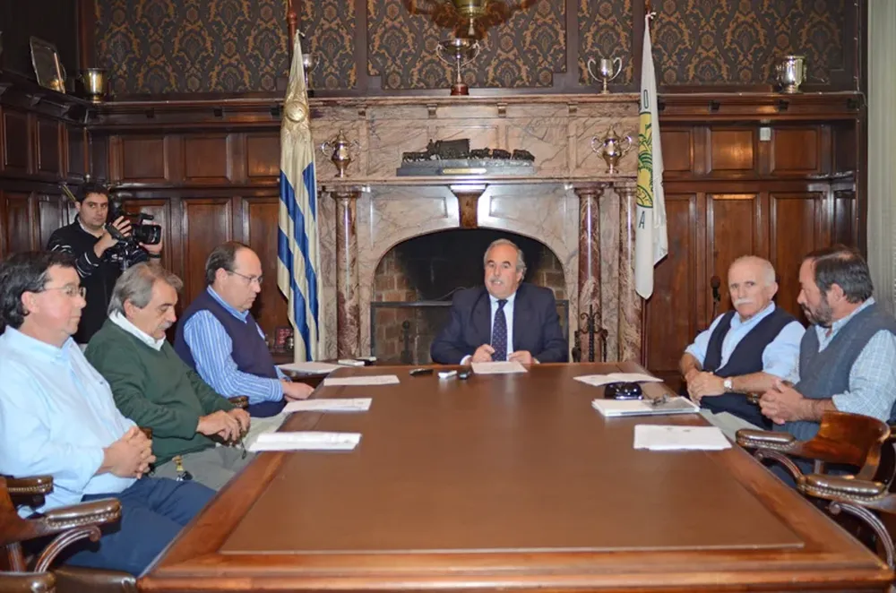 Ribero, Perdomo, De Mattos, Echeverría, Bentancur y Grandal