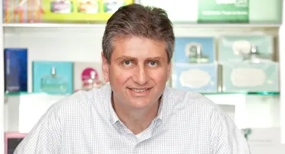 Benny Szylkowski presenta el iPos, un dispositivo que soluciona los problemas del comercio minorista