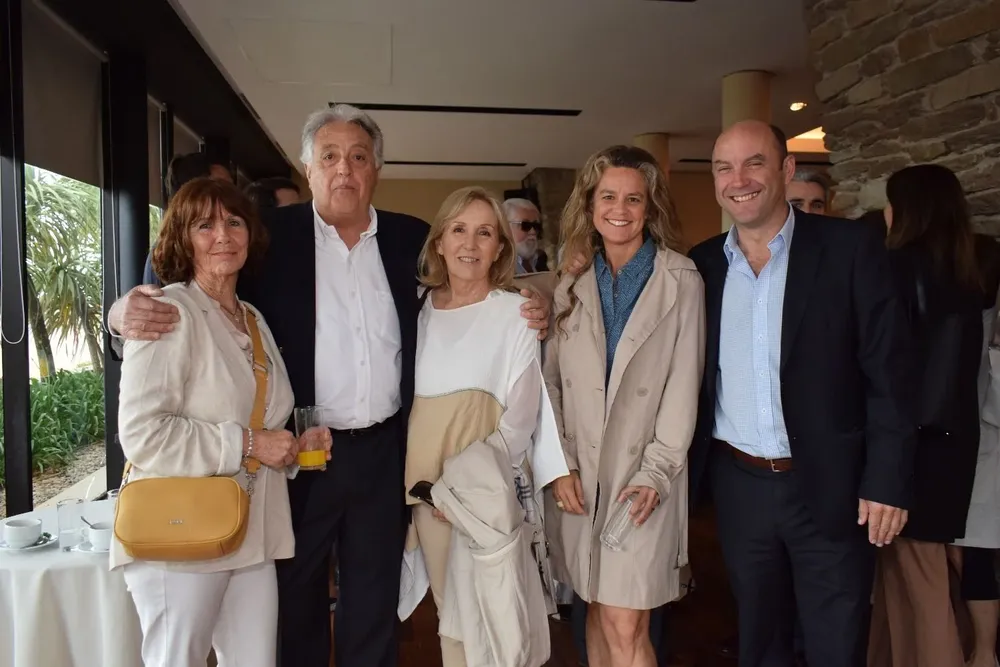 Socorro Garseres, Alberto Flores, Matilde Artagaveitia, María Vistoria Pereira y Santiago Garderes
