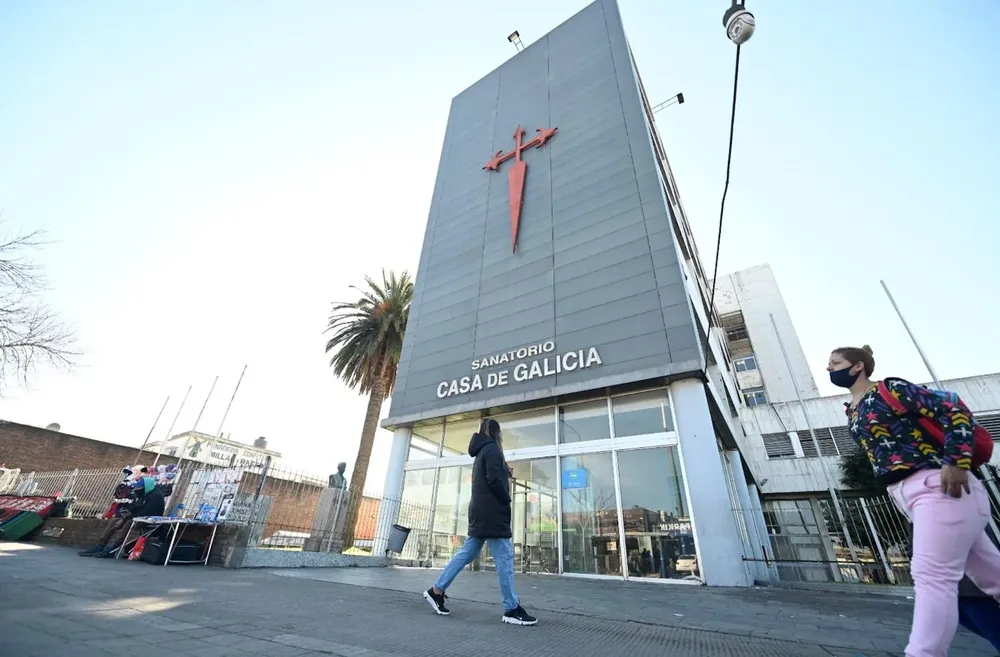 Trabajadores de Casa de Galicia aguardan por su futuro