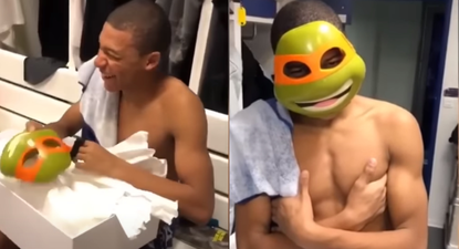 Thiago Silva le regaló a Mbappé&nbsp; una máscara de las tortugas ninja como broma