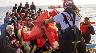 MIles de inmigrantes llegan a las costas de España.