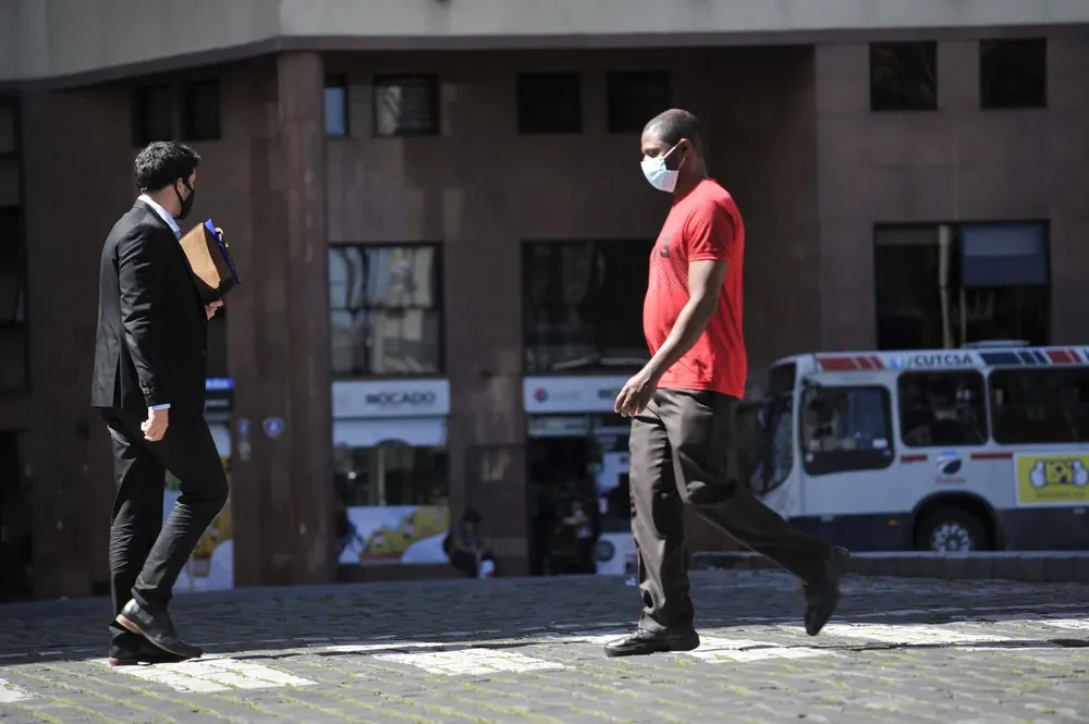 En la encuesta participaron 810 personas de todo Uruguay