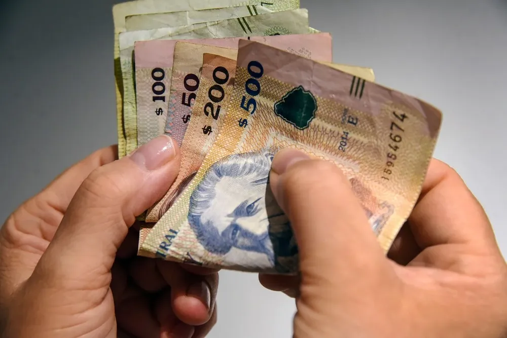 En diciembre se cobra la mitad del aguinaldo.