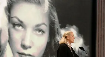 Lauren Baccal en 2006, al hablar en la entrega de los premios Oscar
