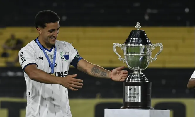 Federico Pereira y la copa a la una
