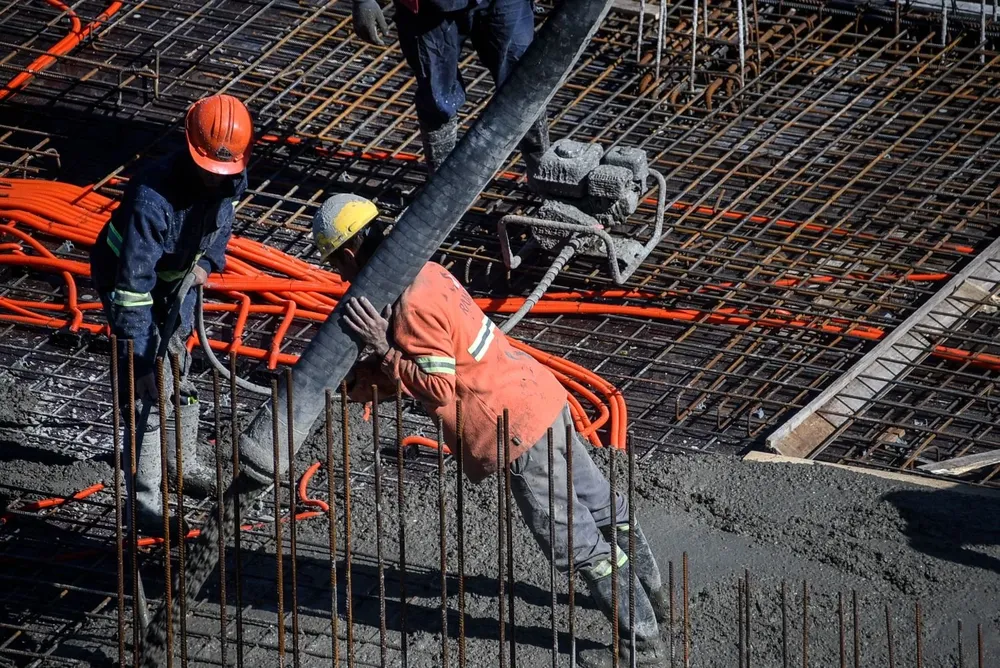 Foto de archivo de un trabajo en construcción