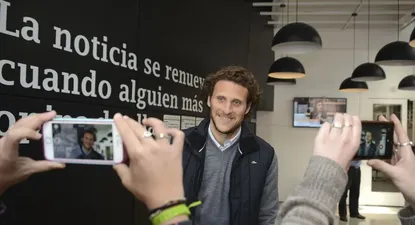 Diego Forlán en su visita a El Observador