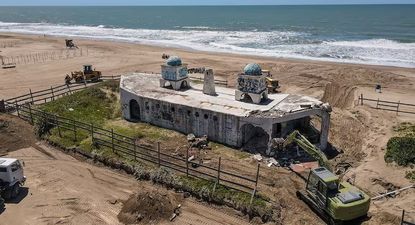 el ultimo balneario de cemento que le quedaba a pinamar sera demolido: cual sera su destino