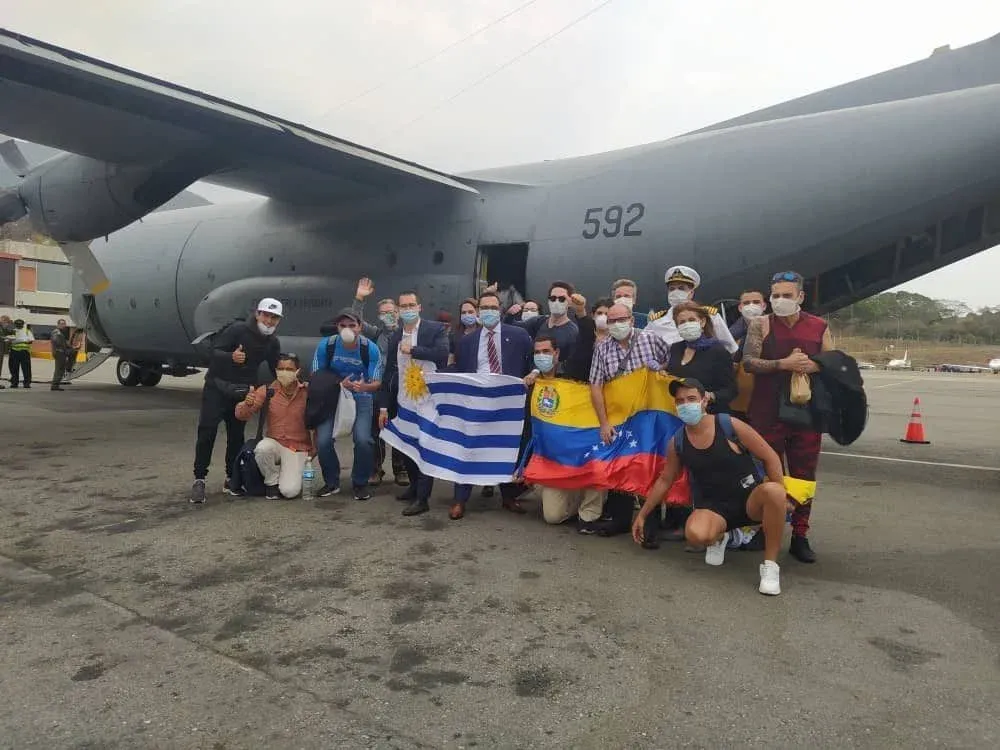 El grupo en Caracas antes de partir