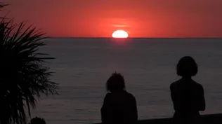 Los operadores gastronómicos suelen rechazar la medida de adelantar los relojes entre octubre y marzo.