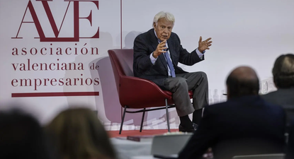 Felipe González al disertar ante la asamblea general de la Asociación Valenciana de Empresarios
