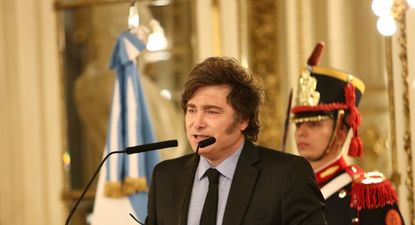 La oposición trabaja para Milei